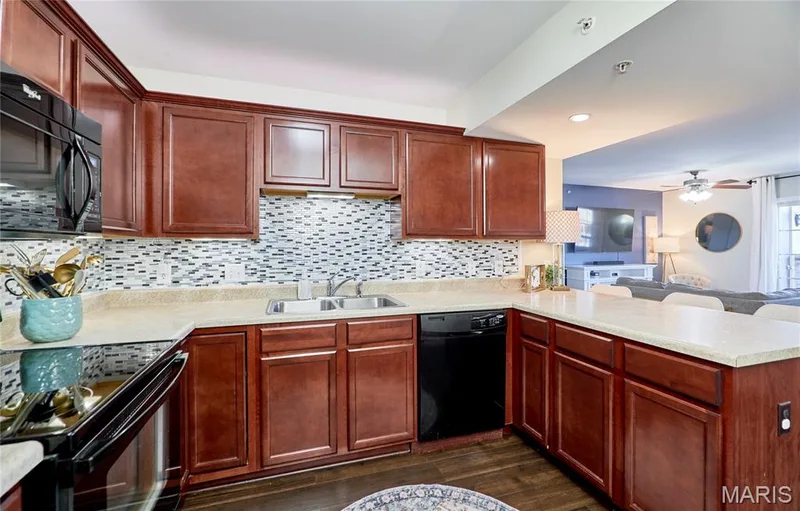 521 Bordeaux Way, Cottleville, MO 63376 — listing photo 13 of 56