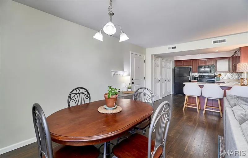 521 Bordeaux Way, Cottleville, MO 63376 — listing photo 16 of 56