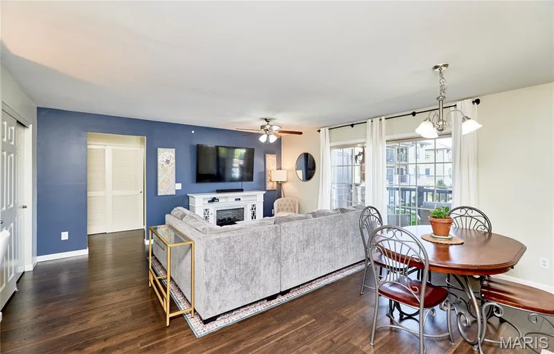 521 Bordeaux Way, Cottleville, MO 63376 — listing photo 19 of 56