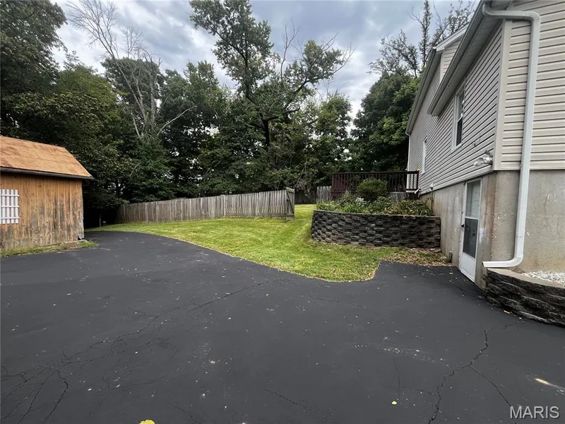 18449 Wild Horse Creek Road, Chesterfield, MO 63005 — listing photo 18 of 20