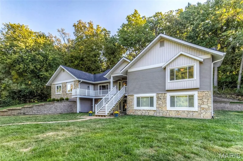 1723 Millstream Drive, Chesterfield, MO 63017 — listing photo 4 of 57