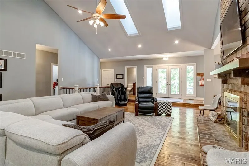 1723 Millstream Drive, Chesterfield, MO 63017 — listing photo 11 of 57