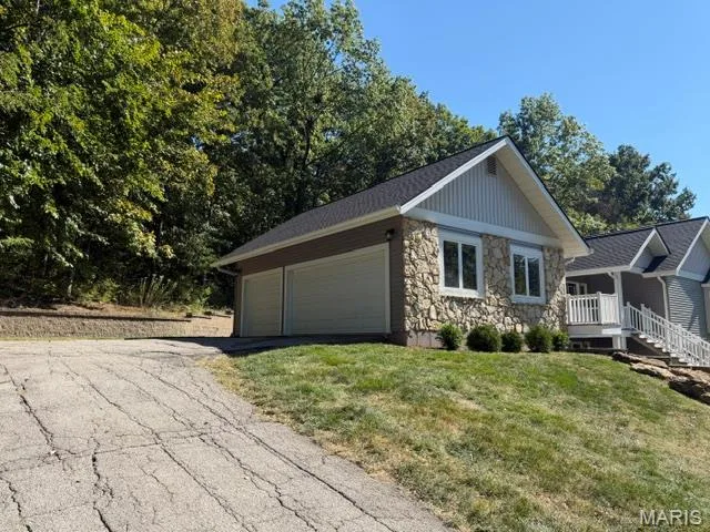 1723 Millstream Drive, Chesterfield, MO 63017 — listing photo 3 of 57