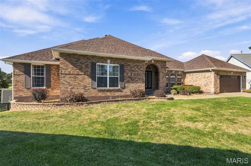17 White Dove Ct, Dardenne Prairie, MO 63368 — listing photo 3 of 75