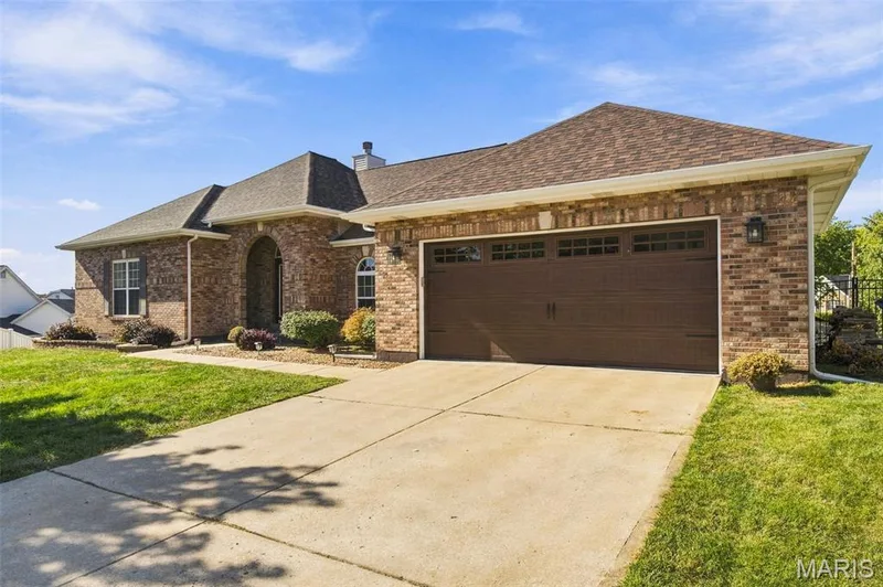 17 White Dove Ct, Dardenne Prairie, MO 63368 — listing photo 5 of 75