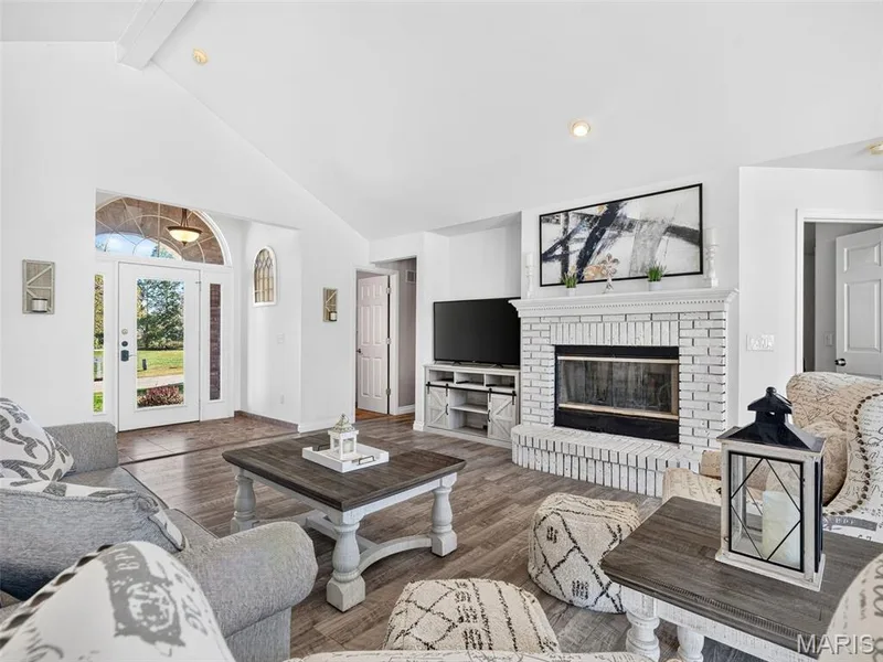 17 White Dove Ct, Dardenne Prairie, MO 63368 — listing photo 13 of 75