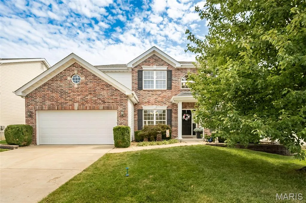 1048 Pierpoint Lane, St Charles, MO 63303 — listing photo 1 of 77
