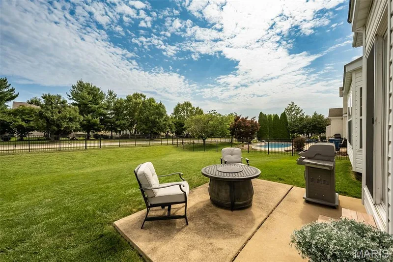 1048 Pierpoint Lane, St Charles, MO 63303 — listing photo 64 of 77