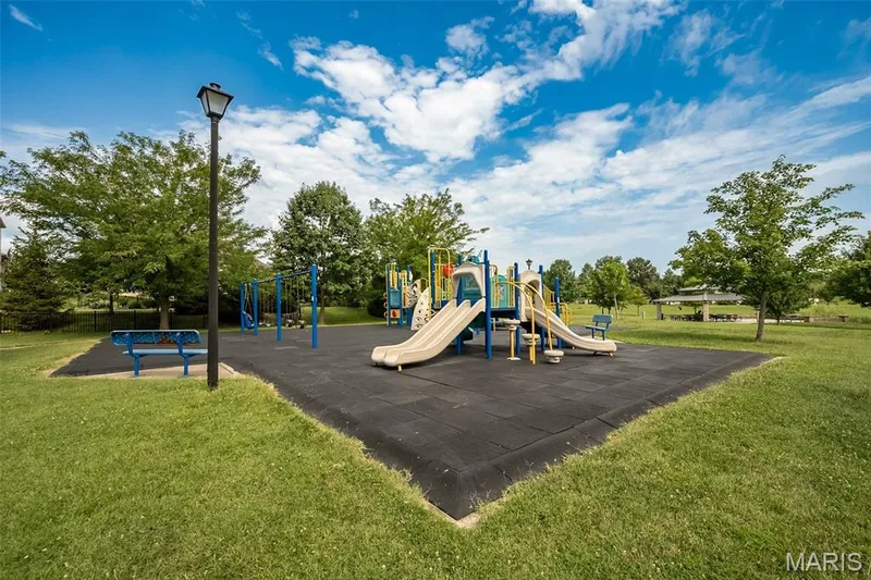 City park nearby — 1048 Pierpoint Lane, St Charles, MO 63303