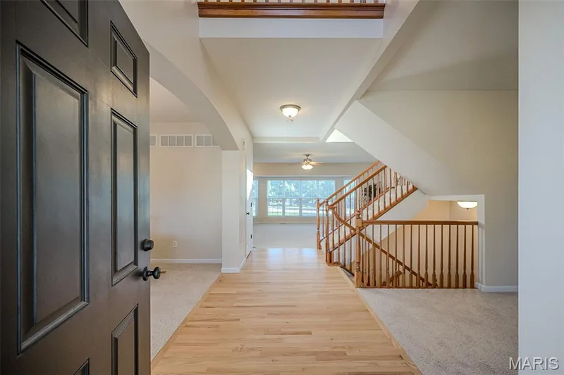1048 Pierpoint Lane, St Charles, MO 63303 — listing photo 3 of 77