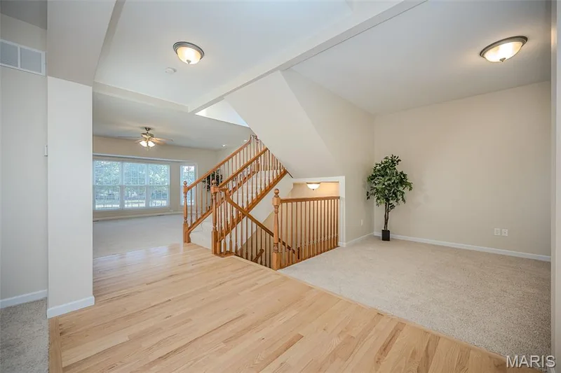 1048 Pierpoint Lane, St Charles, MO 63303 — listing photo 4 of 77