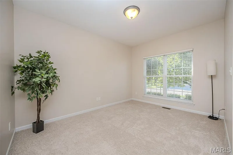 1048 Pierpoint Lane, St Charles, MO 63303 — listing photo 6 of 77