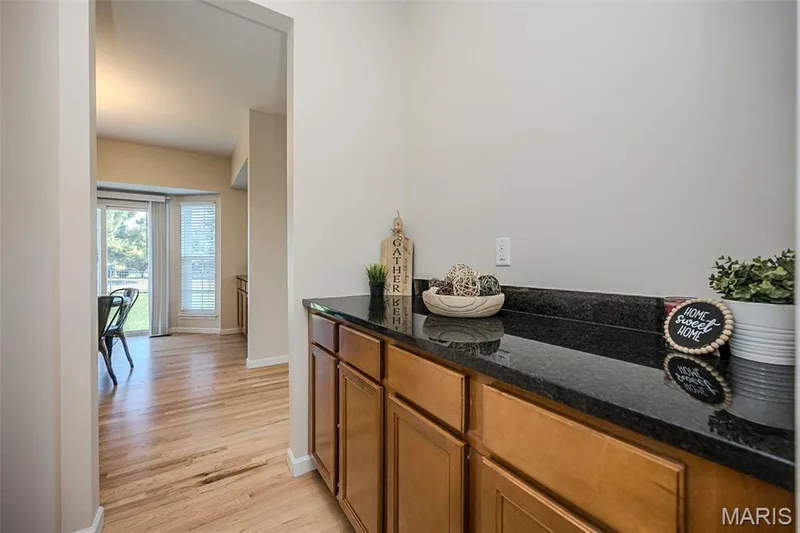 1048 Pierpoint Lane, St Charles, MO 63303 — listing photo 9 of 77