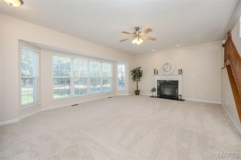 1048 Pierpoint Lane, St Charles, MO 63303 — listing photo 11 of 77