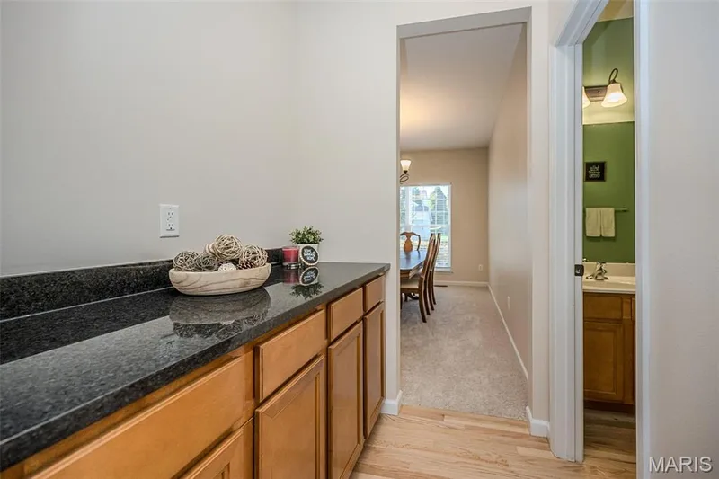 1048 Pierpoint Lane, St Charles, MO 63303 — listing photo 16 of 77