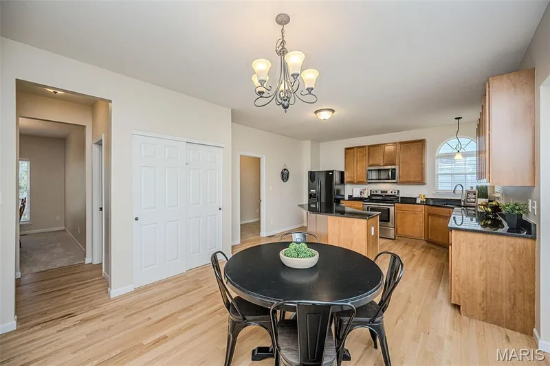 1048 Pierpoint Lane, St Charles, MO 63303 — listing photo 18 of 77