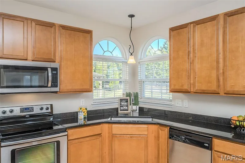 1048 Pierpoint Lane, St Charles, MO 63303 — listing photo 21 of 77
