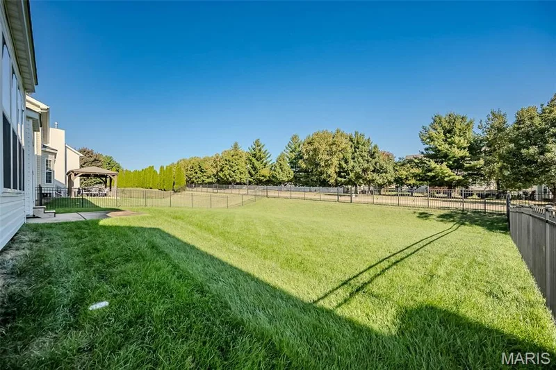 1048 Pierpoint Lane, St Charles, MO 63303 — listing photo 61 of 77