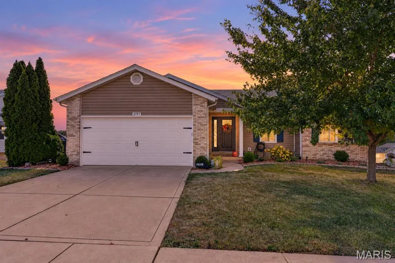 2727 Providence Ridge Drive, Wentzville, MO — listing photo 1
