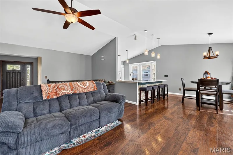2727 Providence Ridge Drive, Wentzville, MO 63385 — listing photo 6 of 35