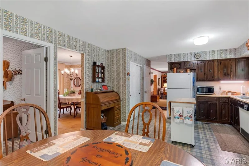 Large Kitchen — 29 Rockwood Forest Valley, Wildwood, MO 63025