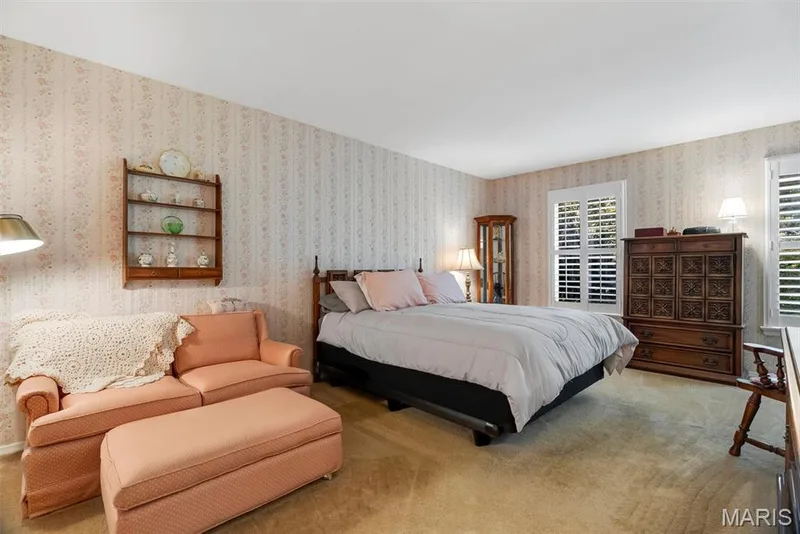 Plantation Shutter — 29 Rockwood Forest Valley, Wildwood, MO 63025