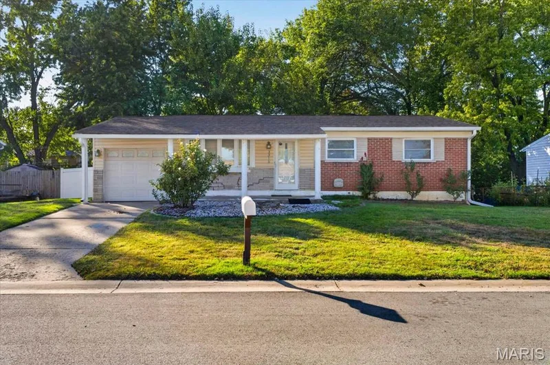 3315 Joyce Drive, St Charles, MO — listing photo 1