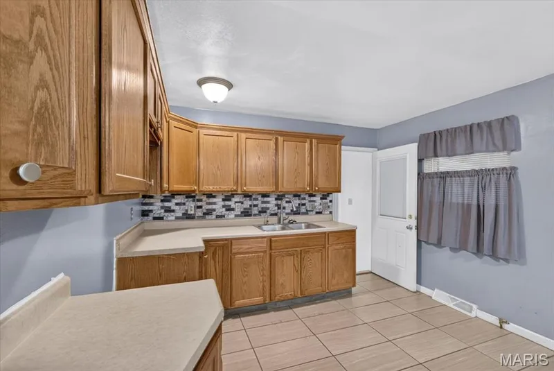 3315 Joyce Drive, St Charles, MO 63301 — listing photo 11 of 57