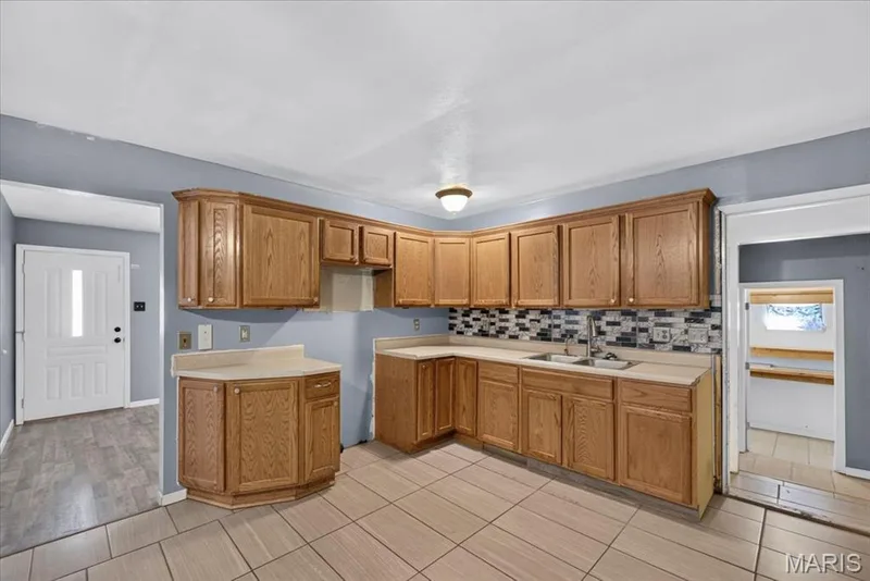 3315 Joyce Drive, St Charles, MO 63301 — listing photo 12 of 57
