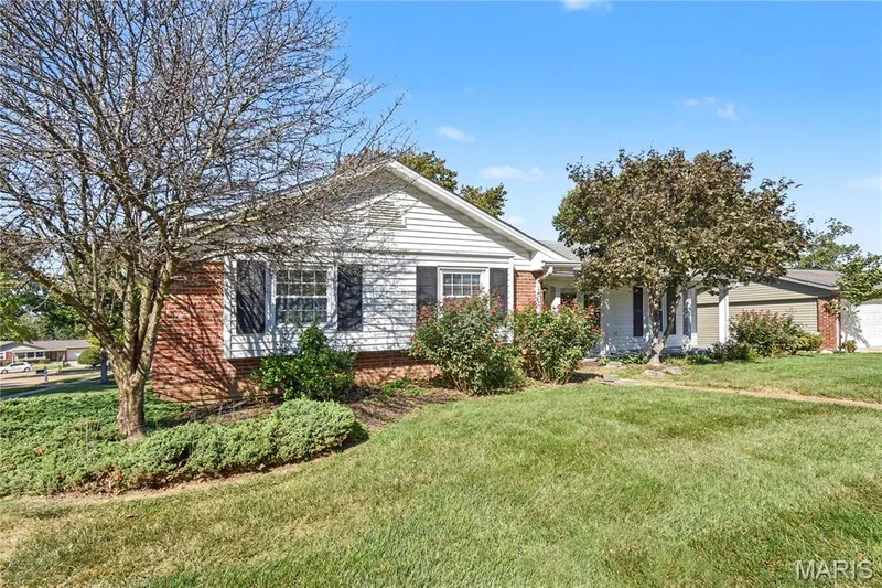 Great curb appeal, landscaping and corner lot adds extra privacy. — 2311 Blue Hill Road, Chesterfield, MO 63017