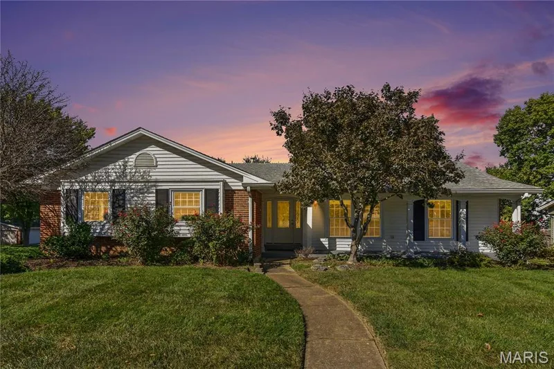 You must see 2311 Blue Hill Road located in Kehrs Mill Farm! Prime west county location! — 2311 Blue Hill Road, Chesterfield, MO 63017