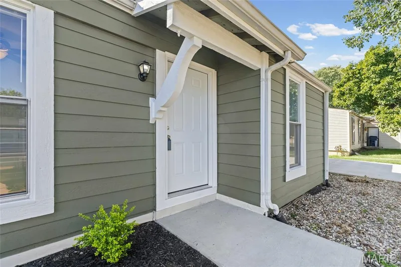 410 Feise Road, O'Fallon, MO 63368 — listing photo 2 of 24