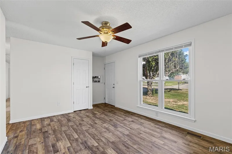 410 Feise Road, O'Fallon, MO 63368 — listing photo 5 of 24