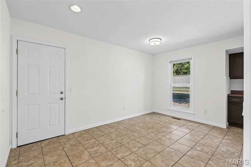 410 Feise Road, O'Fallon, MO 63368 — listing photo 8 of 24