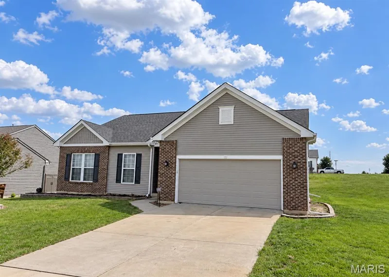 30 Crystal Manor Court, Wentzville, MO — listing photo 1
