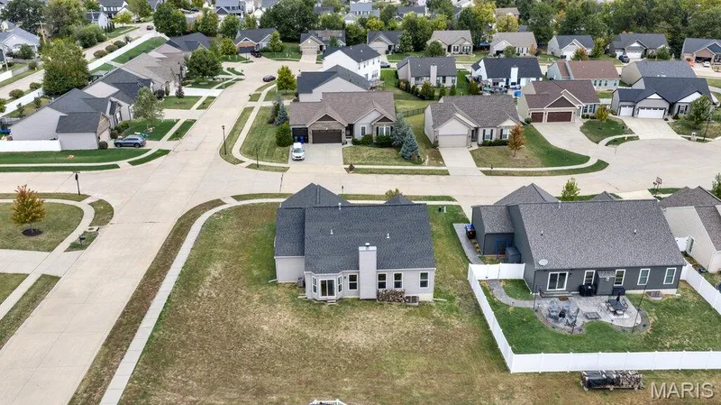 30 Crystal Manor Court, Wentzville, MO 63385 — listing photo 33 of 35