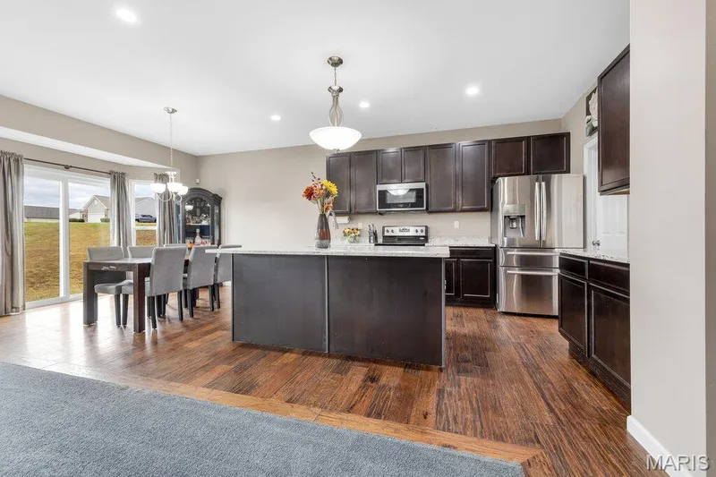 30 Crystal Manor Court, Wentzville, MO 63385 — listing photo 4 of 35