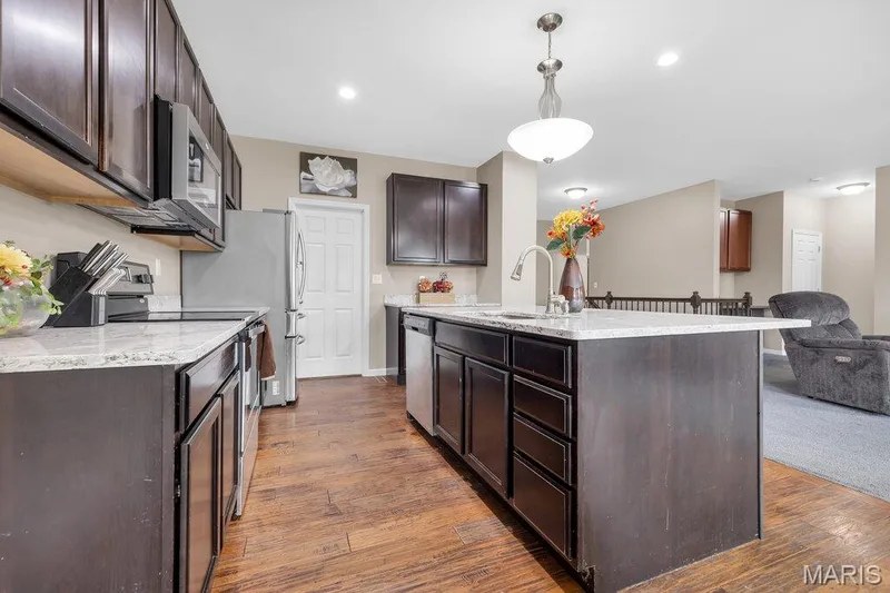 30 Crystal Manor Court, Wentzville, MO 63385 — listing photo 5 of 35