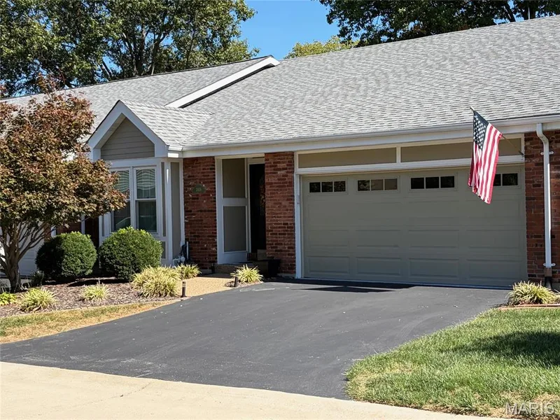 2416 Baxton Way, Chesterfield, MO — listing photo 1