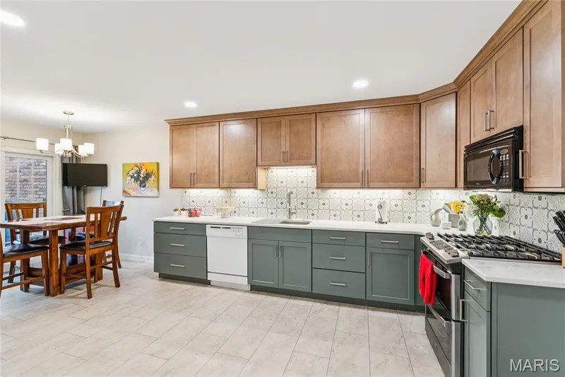 2416 Baxton Way, Chesterfield, MO 63017 — listing photo 11 of 37