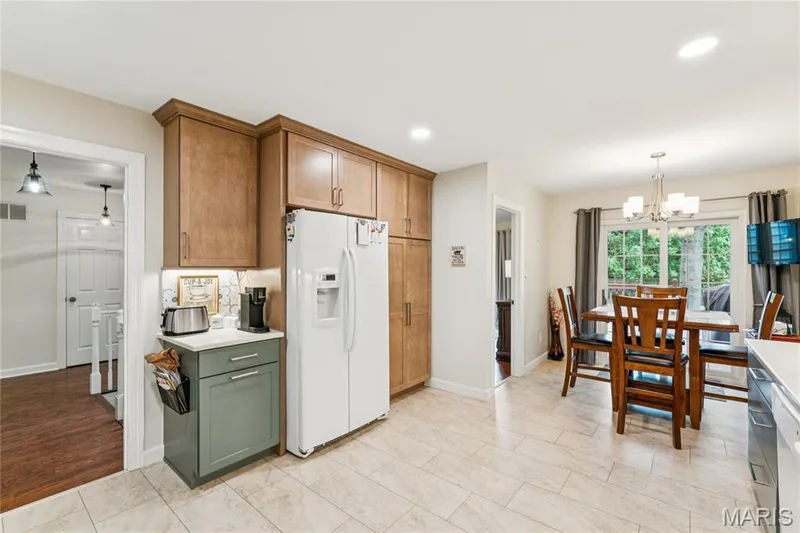 2416 Baxton Way, Chesterfield, MO 63017 — listing photo 12 of 37