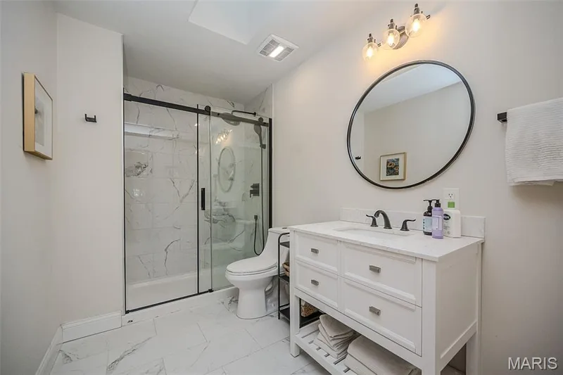 Hall Bath — 1302 Bear Canyon Road, Wildwood, MO 63021