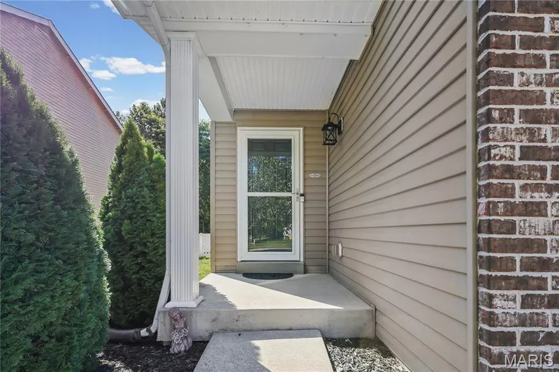 513 Parkgate Drive, Lake St. Louis, MO 63367 — listing photo 9 of 99