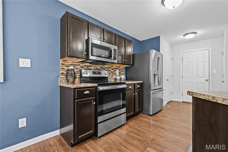 513 Parkgate Drive, Lake St. Louis, MO 63367 — listing photo 33 of 99