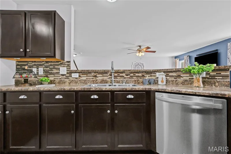 513 Parkgate Drive, Lake St. Louis, MO 63367 — listing photo 38 of 99