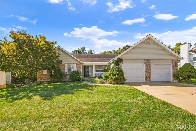 26 Briarwick Trail, St Peters, MO 63376 — listing photo 2 of 80