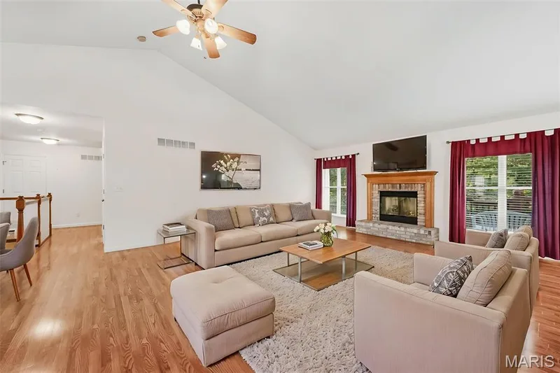 26 Briarwick Trail, St Peters, MO 63376 — listing photo 3 of 80
