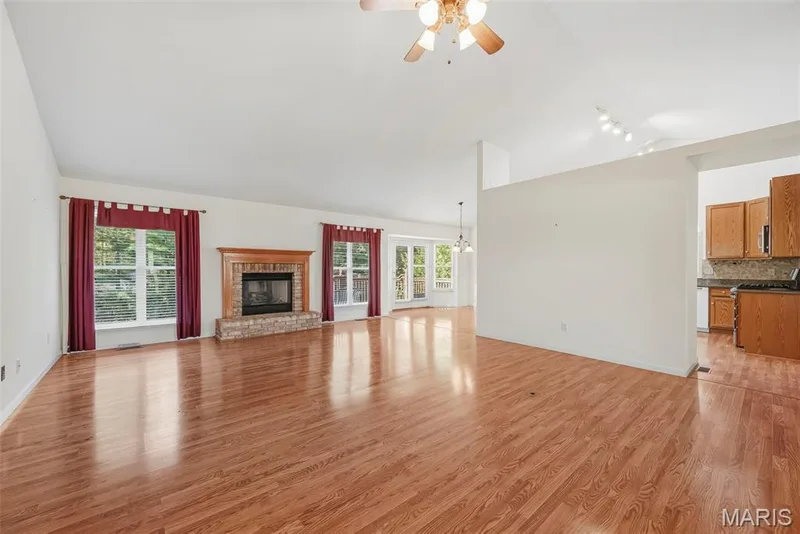 26 Briarwick Trail, St Peters, MO 63376 — listing photo 10 of 80