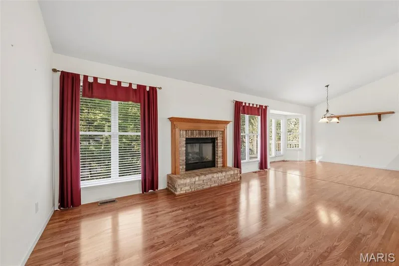 26 Briarwick Trail, St Peters, MO 63376 — listing photo 11 of 80