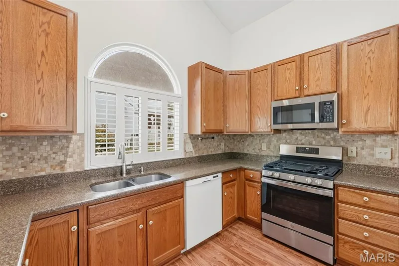 26 Briarwick Trail, St Peters, MO 63376 — listing photo 17 of 80